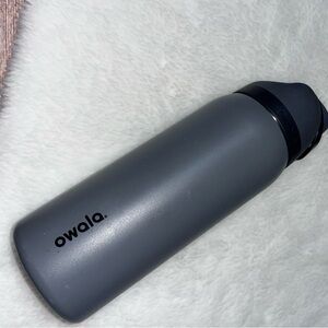 Owala Gray Water Bottle 32 oz black and gray